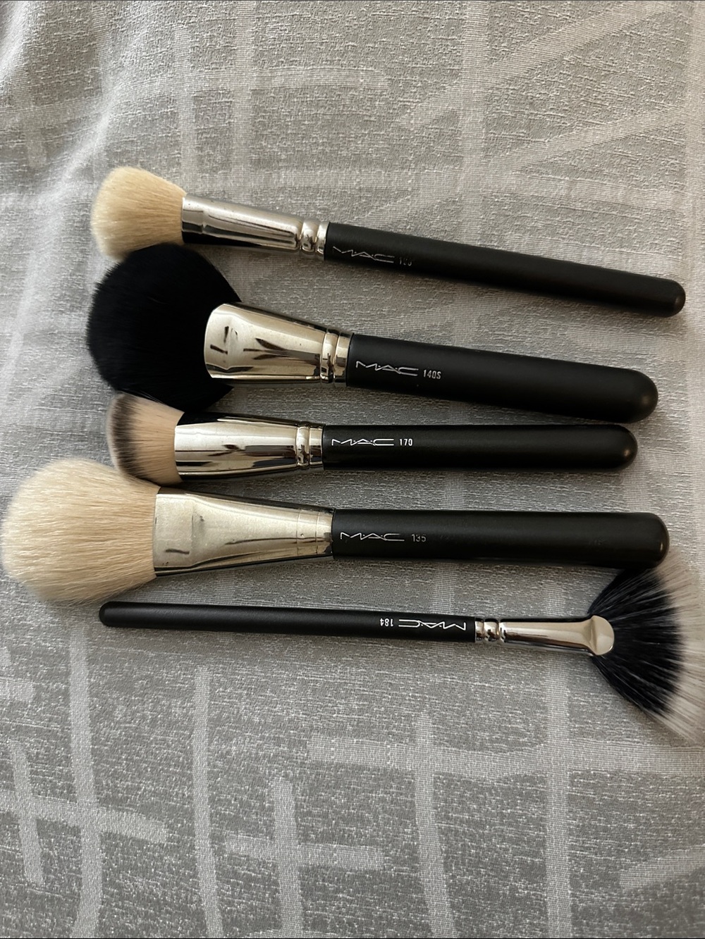 MAC Cosmetics Black and Natural Bristle Face Brush Set - 5 Pieces